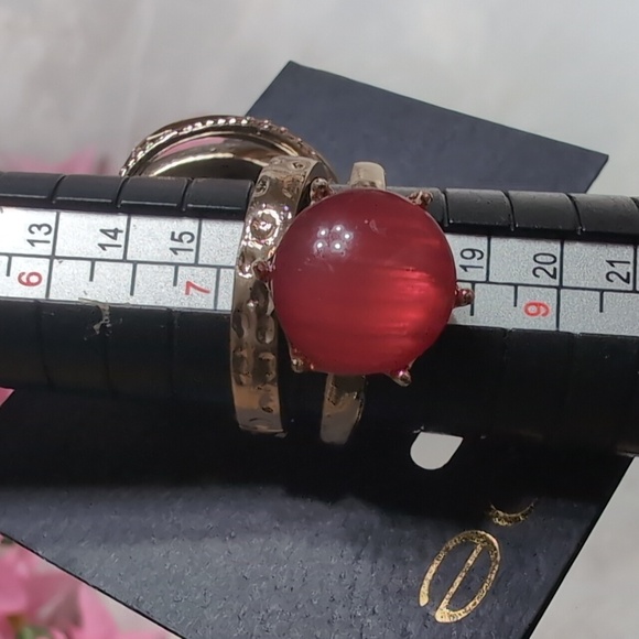 Bebe Red Stone and Gold Stackable Ring Set Size 8 - Picture 7 of 8
